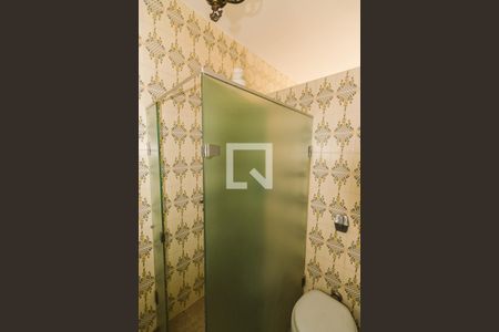 Casa à venda com 750m², 3 quartos e 11 vagasBanheiro 