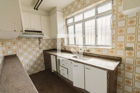 Casa à venda com 750m², 3 quartos e 11 vagasCozinha 