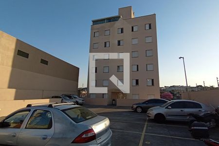 Apartamento à venda com 45m², 3 quartos e 1 vaga Apartamento à venda com 45m², 3 quartos e 1 vagaFachada