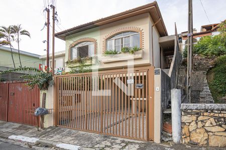 Casa à venda com 100m², 3 quartos e 3 vagasFachada