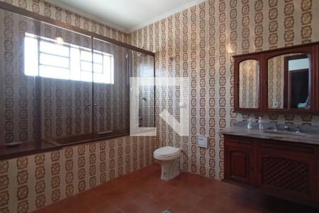Casa à venda com 247m², 3 quartos e 4 vagasBanheiro 1
