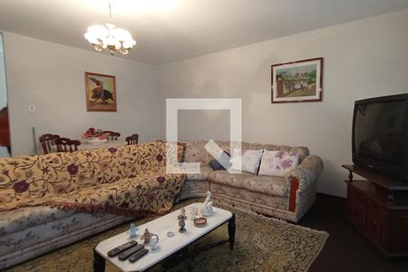 Sala de TV de casa à venda com 3 quartos, 247m² em Vila Granada, São Paulo