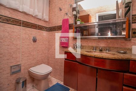 Casa à venda com 300m², 3 quartos e 4 vagasBanheiro Suíte 3