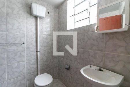 Casa para alugar com 75m², 2 quartos e sem vaga Casa para alugar com 75m², 2 quartos e sem vagaBanheiro Social
