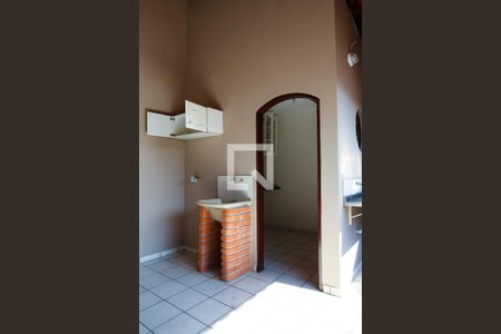 Casa à venda com 180m², 3 quartos e 2 vagasChurrasqueira e Lavanderia