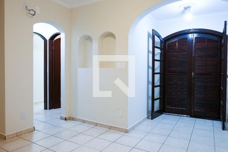 Casa à venda com 180m², 3 quartos e 2 vagasSuite