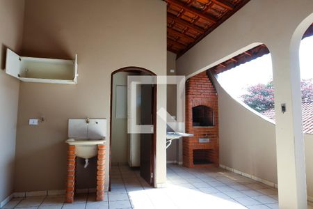 Casa à venda com 180m², 3 quartos e 2 vagasChurrasqueira e Lavanderia