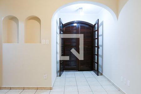 Casa à venda com 180m², 3 quartos e 2 vagasSuite