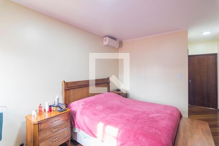 Casa à venda com 202m², 3 quartos e 8 vagasQuarto 1 Suite