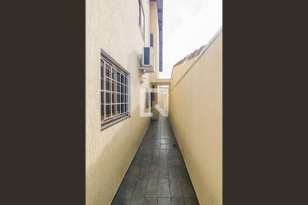 Casa à venda com 202m², 3 quartos e 8 vagasCorredor