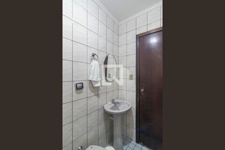 Casa à venda com 202m², 3 quartos e 8 vagasBanheiro de Serviço