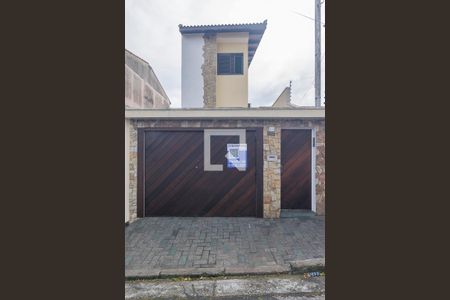 Casa à venda com 202m², 3 quartos e 8 vagasFachada