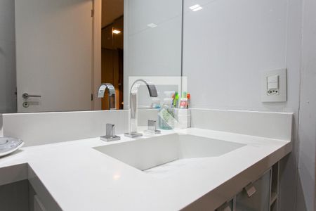 Apartamento à venda com 102m², 2 quartos e 2 vagas Apartamento à venda com 102m², 2 quartos e 2 vagasBanheiro da Suíte 1