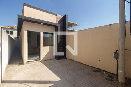 Casa para alugar com 64m², 2 quartos e 1 vaga Casa para alugar com 64m², 2 quartos e 1 vagaQuintal