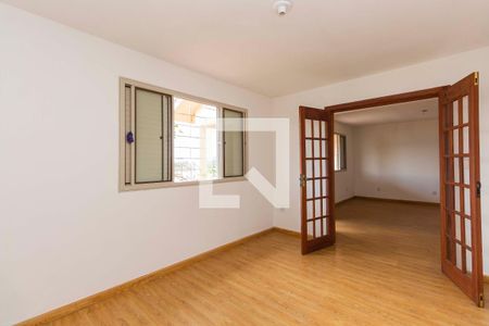 Sala   2 de casa à venda com 3 quartos, 150m² em Jardim Carvalho, Porto Alegre