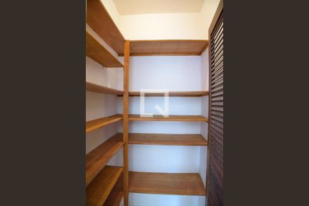 Casa à venda com 370m², 4 quartos e 3 vagasCloset da suíte 1