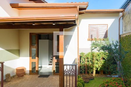 Casa à venda com 370m², 4 quartos e 3 vagasFachada