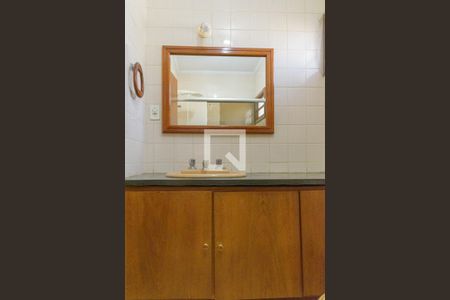 Casa à venda com 370m², 4 quartos e 3 vagasBanheiro da Suíte 2