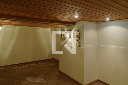 Casa à venda com 370m², 4 quartos e 3 vagasAdega