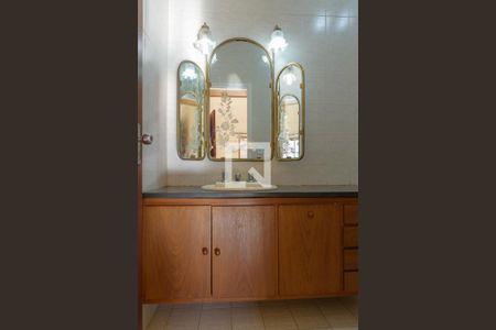 Casa à venda com 370m², 4 quartos e 3 vagasBanheiro da Suíte 4