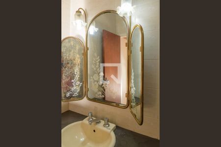 Casa à venda com 370m², 4 quartos e 3 vagasBanheiro da Suíte 4