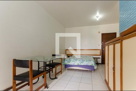 Sala/Quarto de apartamento para alugar com 1 quarto, 35m² em Itaigara, Salvador