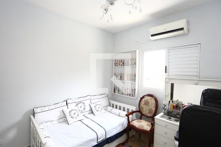 Casa de condomínio à venda com 240m², 3 quartos e 3 vagas Casa de condomínio à venda com 240m², 3 quartos e 3 vagasSuíte 1