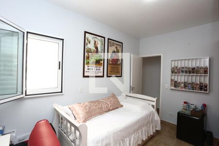 Casa de condomínio à venda com 240m², 3 quartos e 3 vagas Casa de condomínio à venda com 240m², 3 quartos e 3 vagasSuíte 2