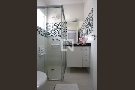 Casa de condomínio à venda com 240m², 3 quartos e 3 vagas Casa de condomínio à venda com 240m², 3 quartos e 3 vagasBanheiro da Suíte 1