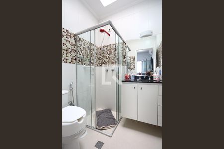 Casa de condomínio à venda com 240m², 3 quartos e 3 vagas Casa de condomínio à venda com 240m², 3 quartos e 3 vagasBanheiro da Suíte 2