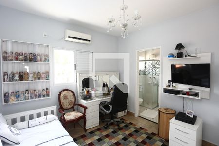 Casa de condomínio à venda com 240m², 3 quartos e 3 vagas Casa de condomínio à venda com 240m², 3 quartos e 3 vagasSuíte 1