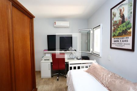 Casa de condomínio à venda com 240m², 3 quartos e 3 vagas Casa de condomínio à venda com 240m², 3 quartos e 3 vagasSuíte 2