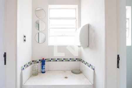 Casa à venda com 320m², 4 quartos e 4 vagasBanheiro Social