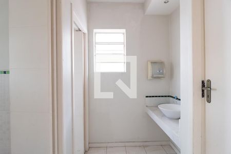 Casa à venda com 320m², 4 quartos e 4 vagasBanheiro Social 2