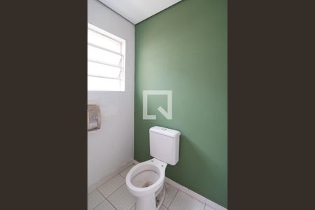 Casa à venda com 320m², 4 quartos e 4 vagasBanheiro Social