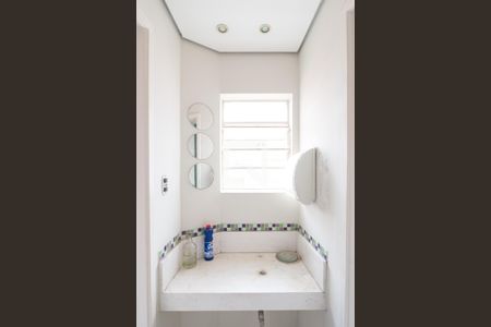 Casa à venda com 320m², 4 quartos e 4 vagasBanheiro Social