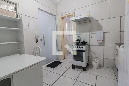 Cozinha de apartamento para alugar com 1 quarto, 28m² em Real Parque, São José