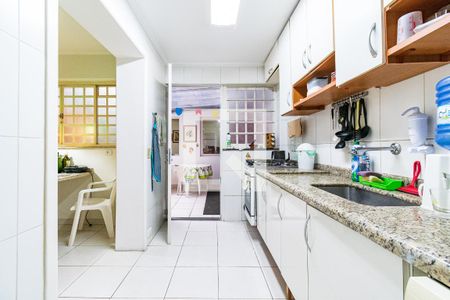 Casa à venda com 180m², 2 quartos e 2 vagasCozinha