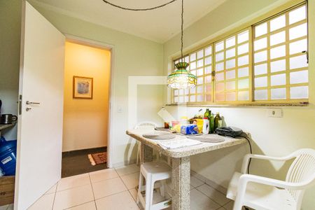 Casa à venda com 180m², 2 quartos e 2 vagasCozinha