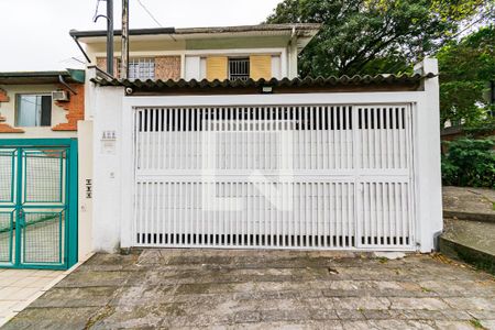 Casa à venda com 180m², 2 quartos e 2 vagasFachada