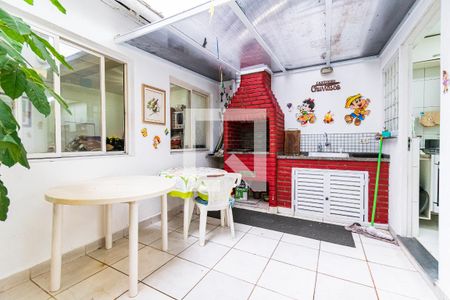 Casa à venda com 180m², 2 quartos e 2 vagasChurrascaria