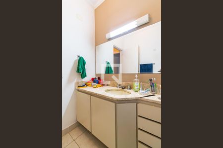 Casa à venda com 180m², 2 quartos e 2 vagasBanheiro Social