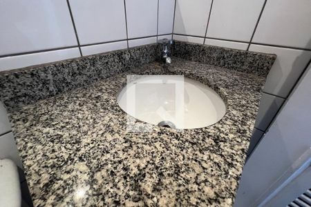 Apartamento à venda com 80m², 3 quartos e 2 vagasBanheiro de Serviço