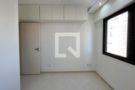 Apartamento à venda com 80m², 3 quartos e 2 vagasQuarto 2