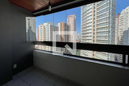 Apartamento à venda com 80m², 3 quartos e 2 vagasVaranda