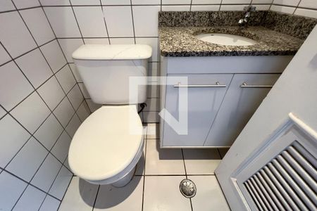 Apartamento à venda com 80m², 3 quartos e 2 vagasBanheiro de Serviço