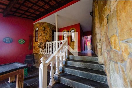 Casa à venda com 450m², 3 quartos e 5 vagas Casa à venda com 450m², 3 quartos e 5 vagasVaranda