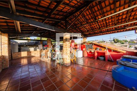 Casa à venda com 450m², 3 quartos e 5 vagas Casa à venda com 450m², 3 quartos e 5 vagasTerraço