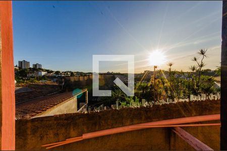 Casa à venda com 450m², 3 quartos e 5 vagas Casa à venda com 450m², 3 quartos e 5 vagasVista