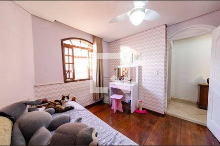 Casa à venda com 450m², 3 quartos e 5 vagas Casa à venda com 450m², 3 quartos e 5 vagasQuarto